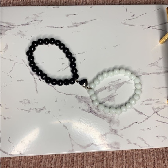 Adorable heart bracelets - Picture 3 of 4